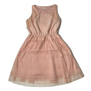 🚨 10 / $20 Bundle SALE 🚨Womens Size Medium Maison Jules Light Pink Fringe Dress